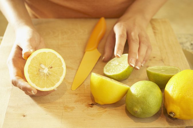 تفاوت بین اسید سیتریک و اسید آسکوربیک تفاوت بین اسید سیتریک و اسید آسکوربیک